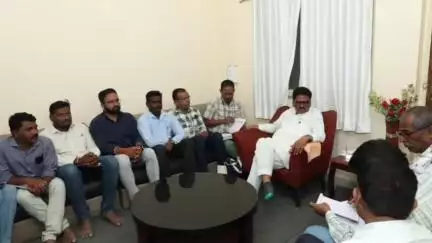 गंगाखेड: पालम तालुक्यातील विविध प्रश्नांवर आ.रत्नाकर गुट्टे यांनी घेतली संत जनाबाई महाविद्यालय परिसरातील कार्यालयात बैठक