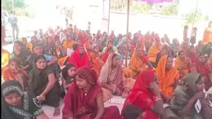 रघुनाथपुर: सैदपुरा और अभिमनवा गांव में महिला संवाद कार्यक्रम में महिलाओं को किया गया जागरूक