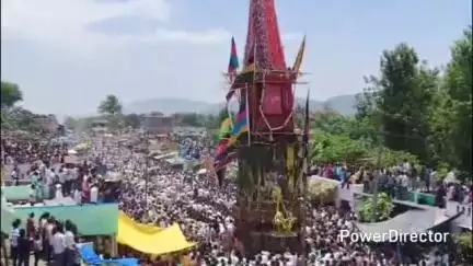ಯಳಂದೂರು: ಬಿಳಿಗಿರಿ ಬನದಲ್ಲಿ ಅದ್ಧೂರಿ ದೊಡ್ಡ ಜಾತ್ರೆ, ರಥೋತ್ಸವಕ್ಕೂ ಮುನ್ನ ತೇರಿನ ಸುತ್ತ ಗರುಡ ಪ್ರದಕ್ಷಿಣೆ