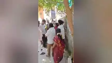 கிண்டி: ராம்நகரில் போலி பத்திரம் மூலம் வீட்டை அபகரிக்க முயன்ற அதிமுக பகுதி செயலாளர் -  பரபரப்பு வீடியோ வெளியீடு