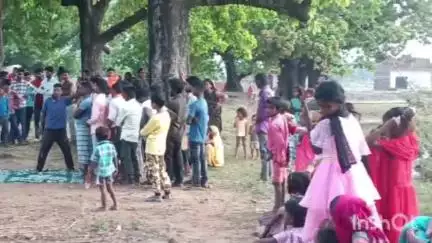 भंडरिया: भुइया समाज ने श्रद्धा और उत्साह से मनाया वीर पूजा