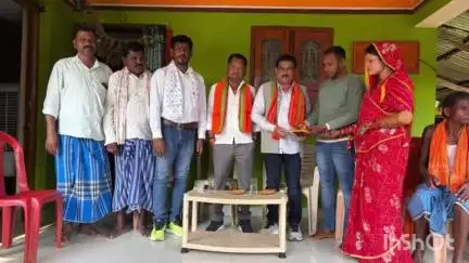 बास्तानार: ग्राम पंचायत सोशनपाल में वैवाहिक कार्यक्रम में शामिल हुए चित्रकोट विधायक विनायक गोयल