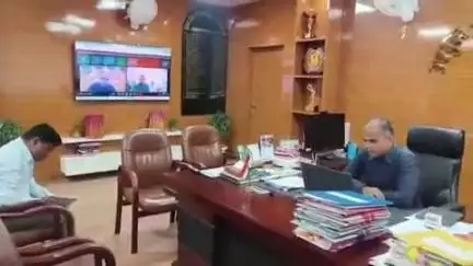 बिशुनपुर: बिशनपुर प्रखंड के नागरिकों से ऑनलाइन जुड़कर डीसी ने साप्ताहिक ई-जन शिकायत निवारण दिवस पर समस्याएं सुनीं