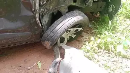 തലപ്പിള്ളി: കുണ്ടന്നൂർ മുട്ടിക്കൽ ബസ്റ്റോപ്പിന് സമീപം കാറും പിക്കപ്പ് വാനും കൂട്ടിയിടിച്ച് അപകടം