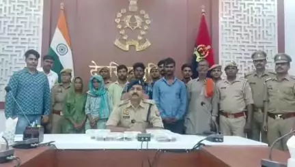 बरहज: मुसैला चौराहे के पास से पुलिस ने 2 महिलाओं समेत 8 शातिर चोरों को किया गिरफ्तार