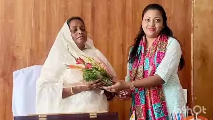 चन्द्रपुरा: धुर्वा में बेबी देवी ने झारखंड राज्य बाल अधिकार संरक्षण आयोग कार्यालय में अध्यक्ष का पदभार संभाला