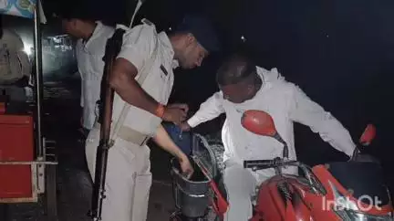 काशी चक: काशीचक में थाना प्रभारी बसंत कुमार ने चलाया गाड़ी चेकिंग अभियान, मची खलबली, 15 हजार का फाइन
