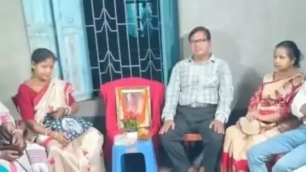 খেজুরি ১: হেঁড়িয়াতে দৈনিক শব্দের মেঠোপথ পত্রিকার আয়োজনে অনুষ্ঠিত হল রবি প্রণাম ও ২২তম মাসিক সাহিত্য আড্ডা