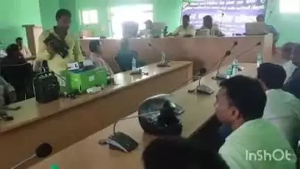 चौथम: विधानसभा चुनाव के लिए कर्मचारियों को दिया गया प्रशिक्षण