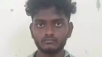 பரமத்தி வேலூர்: பாமாகவுண்டம்பாளையத்தில் மூதாட்டியிடம் இருந்து தோட்டை பறித்த இருவர் கைது செய்யப்பட்டனர்