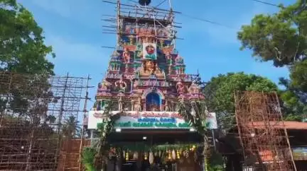கல்குளம்: பெண்களின் சபரிமலை என்று அழைக்கப்படும் மண்டைக்காடு பகவதி அம்மன் கோவில் கும்பாபிஷேக விழா விமர்சையாக நடைபெற்றது