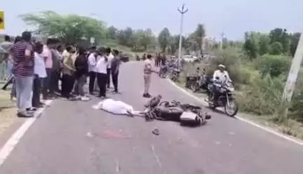 साबला: साबला थाना क्षेत्र में दो बाइकों की टक्कर के बाद घायल वृद्ध को कार ने कुचला, हुई मौत