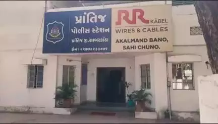 પ્રાંતિજ: પ્રાંતિજ ખાતેથી ગાંધીનગર સ્ટેટમેન્ટ સેલ દ્વારા આટલા 8,30,273 નો વિદેશી દારૂ ઝડપી પાડવામાં આવ્યો