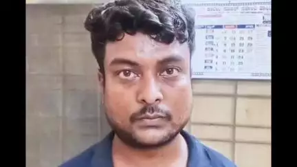 ಹುಣಸೂರು: ಗೃಹಿಣಿ ಮಕ್ಕಳ ಅಶ್ಲೀಲ ಚಿತ್ರಗಳನ್ನು ಸಾಮಾಜಿಕ ಜಾಲತಾಣದಲ್ಲಿ ಹಾಕುವ ಬೆದರಿಕೆ ಹಾಕಿದವನನ್ನು ಹುಣಸೂರು ಗ್ರಾಮಾಂತರಠಾಣೆ ಪೊಲೀಸರು ಬಂಧಿಸಿದ್ದಾರೆ