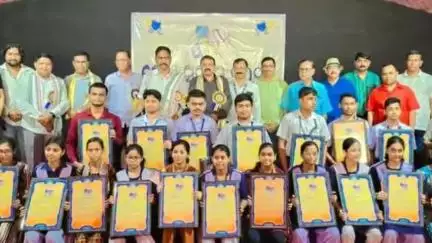 ରେମୁଣା: ହନୁମାନ କଲ୍ୟାଣ ମଣ୍ଡପରେ ପରିଚୟ ଦ୍ଵାରା ଅୟୋଜିତ ମେଧା ସମ୍ମାନ-୨୦୨୫ କାର୍ଯ୍ୟକ୍ରମରେ ଯୋଗଦେଲେ ରେମୁଣା ବିଧାୟକ