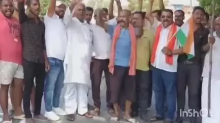 रिविलगंज: रिविलगंज में लोगों ने पाकिस्तान के खिलाफ की जमकर नारेबाजी, कुचला पाकिस्तानी झंडा #OperationSindoor