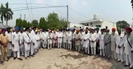 ਨਿਹਾਲ ਸਿੰਘਵਾਲਾ: ਨਿਹਾਲ ਸਿੰਘ ਵਾਲਾ ਦੇ ਪਿੰਡ ਲੋਪੋ ਵਿੱਚ ਬਰਜਿੰਦਰ ਸਿੰਘ ਮੱਖਣ ਬਰਾੜ ਨੇ ਅਕਾਲੀ ਦਲ ਦੇ ਵਰਕਰਾਂ ਨਾਲ ਕੀਤੀ ਅਹਿਮ ਮੀਟਿੰਗ