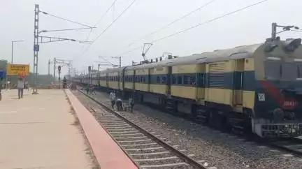निर्मली: लहेरियासराय-सहरसा मेमू स्पेशल ट्रेन में आई तकनीकी खराबी, निर्मली में फंसे रहे यात्री
