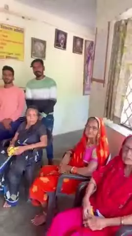 आज मदर्स डे के उपलक्ष में अखिल भारतीय बाल्मिक महासभा के नेतृत्व में फल वितरण का कार्यक्रम किया गया