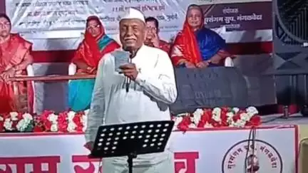 मंगळवेढा: आईचे नाव घेतल्यावर पाय जमिनीवर असावेत : माजी मंत्री लक्ष्मण ढोबळे