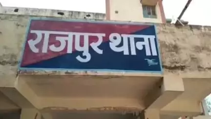 कान्हाचट्टी: कान्हाचट्टी में शराब के नशे में बारातियों ने डीजे बजाने को लेकर उत्पात मचाया, मारपीट के बाद बगैर दुल्हन के लौटी बारात