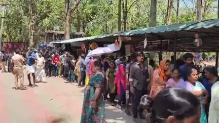 பேரூர்: சாடிவயல் கோவை குற்றாலம்... நிரம்பி வழியும் மக்கள் வெள்ளம்
அபாய சங்கு ஊதி வெளியேற்றினர்