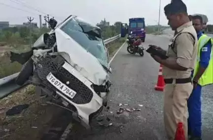 సదాశివనగర్: మర్కల్ గ్రామం వద్ద అదుపుతప్పి కారు బోల్తా, ఒకరు మృతి