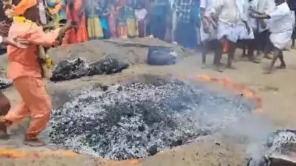 ಹಿರಿಯೂರು: ಚಿಕ್ಕಸಿದ್ದವ್ವನಹಳ್ಳಿ ಗ್ರಾಮದಲ್ಲಿ ಬಸವೇಶ್ವರಸ್ವಾಮಿ ದೇವರ ಕೆಂಡೋತ್ಸವ