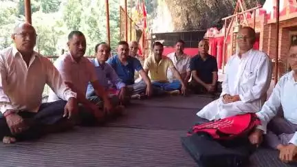 लडभड़ोल: शिव शक्ति सीमित नागेश्वर महादेव कुड की बैठक कुड मंदिर में आयोजित, शमशान घाट का उठा मुद्दा; नए निर्माण व बजट की उठाई मांग