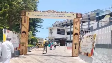 கூடலூர்: கூடலூர் மார்னிங் ஸ்டார் பள்ளி வளாகத்தில் நடந்த வாசனை திரவிய கண்காட்சி நிறைவு