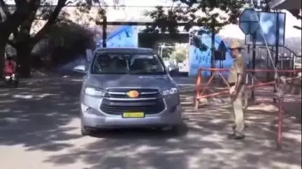 ನಿಡಗುಂದಿ: ಆಲಮಟ್ಟಿ ಜಲಾಶಯದ ಬಳಿ ಬಿಗಿ ಪೊಲೀಸ್ ಭದ್ರತೆ, ಪ್ರತಿಯೊಂದು ವಾಹನ ತಪಾಸಣೆಗೆ ಮುಂದಾದ ಪೊಲೀಸರು