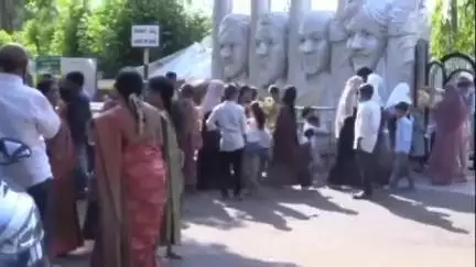 ನಿಡಗುಂದಿ: ಮತ್ತೆ ಹೆಚ್ಚಳವಾದ ಪ್ರವಾಸಿಗರ ಸಂಖ್ಯೆ, ಹೆಚ್ಚಿನ ಪ್ರವಾಸಿಗರಿಂದ ಆಲಮಟ್ಟಿ ಪ್ರವಾಸಿ ತಾಣಗಳ ವೀಕ್ಷಣೆ