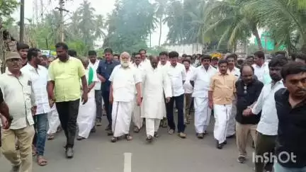 பெரியகுளம்: வடுகபட்டியில் மறைந்த கவிஞர் வைரமுத்து தாயார் இறுதி அஞ்சலி நிகழ்வில் அமைச்சர்கள், MP, MLAக்கள் பங்கேற்பு