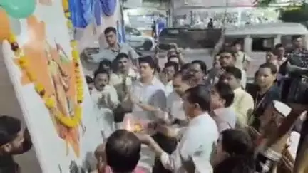 बरेली: ऑपरेशन सिंदूर में वीर जवानों की बहादुरी को सलाम, बरेली में भारत माता की आरती का आयोजन, राज्य मंत्री हुए शामिल