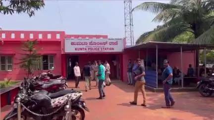 ಕುಮಟಾ: ಕಾರು-ರಿಕ್ಷಾ ನಡುವೆ ಮೂರೂರು ಕ್ರಾಸ್ ಬಳಿ ಅಪಘಾತ: ಇಬ್ಬರಿಗೆ ಗಾಯ