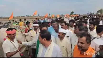 ನವಲಗುಂದ: ಮೊರಬ ಗ್ರಾಮದಲ್ಲಿ ಜೋಡೆತ್ತಿನ ಚಕ್ಕಡಿ ಓಡಿಸುವ ಸ್ಪರ್ಧೆ, ಶಾಸಕರಾದ ಟೆಂಗಿನಕಾಯಿ, ಕೊನರಡ್ಡಿ ಭಾಗಿ
