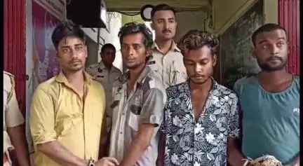 বৰমা ভাগ: চুৰি সামগ্ৰীসহ বৰপেটাৰোডত চাৰি চোৰক গ্ৰেপ্তাৰ কৰে আৰক্ষীয়ে, চোৰকেইটাক আদালতত হাজিৰ কৰাই জে'ল-হাজোতলৈ প্ৰেৰণ