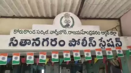 రాజానగరం: కాటవరం వద్ద అక్రమంగా ఇసుక తరలిస్తున్న లారీని సీజ్ చేసిన టాస్క్ ఫోర్స్ పోలీసులు