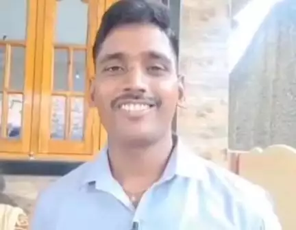 ಸವದತ್ತಿ: ಸೇನೆಯಿಂದ ಬುಲಾವ್ ಬಂದಿದೆ ಹೋಗಬೇಕು: ಅಸುಂಡಿ ಗ್ರಾಮದಲ್ಲಿ ಯೋಧ ಸಂಗಮೇಶ್ ಪ್ರತಿಕ್ರಿಯೆ
