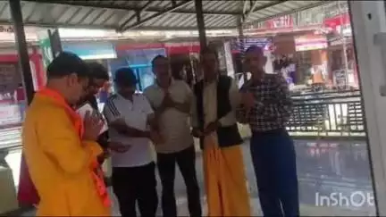 जोशियाड़ा: भारतीय सेना के ऑपरेशन सिंदूर की सफलता पर जोशियाड़ा में हवन यज्ञ कर देश की खुशहाली की कामना की#operation sindoor