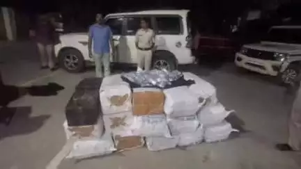बाबूबरही: मधुबनी पुलिस ने बाबूबरही थाना क्षेत्र से शराब से लदा वाहन जब्त किया, दो तस्कर गिरफ्तार