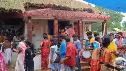 পূর্বস্থলী ২: জামালপুরের বুড়োরাজ মেলা উপলক্ষে ব্যাপক ভক্ত সমাগম, কঠোর পুলিশের নিরাপত্তা, অন্য বারের তুলনায় ভক্ত কম বললেন বিধায়ক
