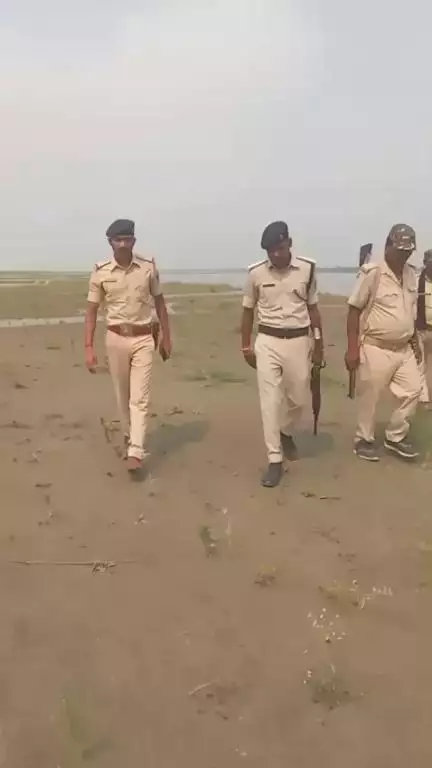 सुपौल जिलान्तर्गत रतनपुरा थानाक्षेत्र अंतर्गत कोसी नदी के दियारा क्षेत्र में आप  अपराध नियंत्रण हेतु निरंतर गस्ती जारी।