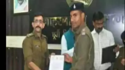 चाकुलिया: चाकुलिया के थाना प्रभारी संतोष कुमार सम्मानित किए गए