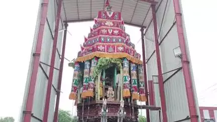 ஆண்டிப்பட்டி: சித்திரை திருவிழாவை முன்னிட்டு ஜம்புலிபுதூரில் கதலி நரசிங்க பெருமாள் கோவில் தேர் திருவிழா நடந்தது