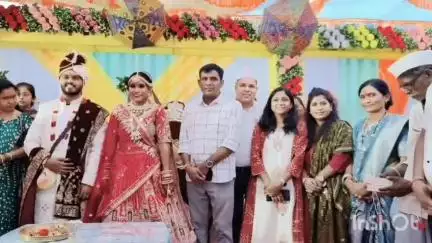 ઉચ્છલ: ઉચ્છલ તાલુકાના કુઈદા ગામે ધારાસભ્ય ધ્વારા લગ્ન પ્રસંગમાં હાજરી આપવામાં આવી.