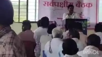 भूम: शहरातील गजानन महाराज मंदिर सभागृहात नविन रेल्वे मार्ग मागणीसाठी सर्व पक्षीय पदाधिकाऱ्यांनी बैठक
