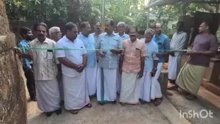 തിരൂര്‍: ഇരിമ്പിളിയം പഞ്ചായത്തിൽ പ്രവൃത്തി പൂര്‍ത്തീകരിച്ച 9 റോഡുകളുടെ ഉദ്ഘാടനം വെണ്ടല്ലൂരിൽ ആബിദ് ഹുസൈൻ തങ്ങൾ MLA നിർവഹിച്ചു