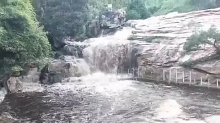 உடுமலைபேட்டை: திருமூர்த்தி மலை பகுதியில் தண்ணீர் வரத்து அதிகரித்ததன் காரணமாக பொதுமக்கள் வர தடை விதிக்கப்பட்டுள்ளது