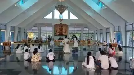कामठी: वैशाख बुद्ध पौर्णिमाेनिमित्त ड्रॅगन पॅलेस येथे विशेष बुद्ध वंदना